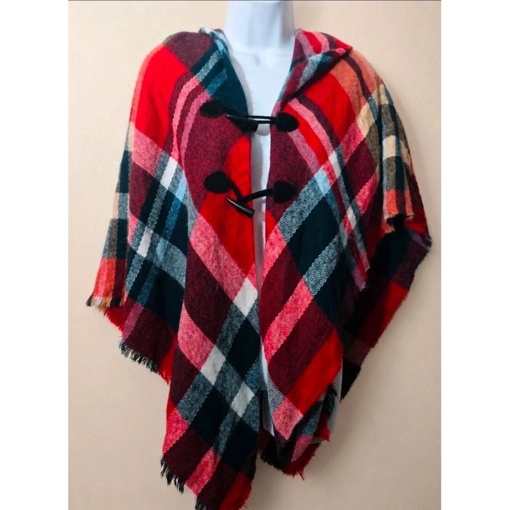 Red Black Plaid Hooded Poncho Toggle Closure Fringe Trim One Size Wrap